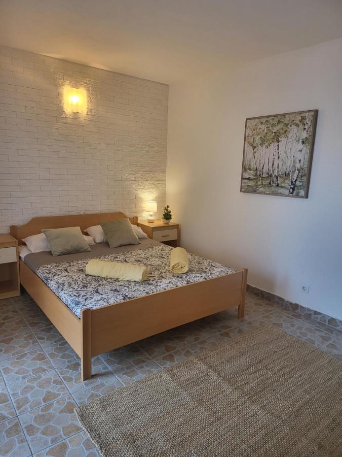 Apartmaniinprimosten Exterior photo