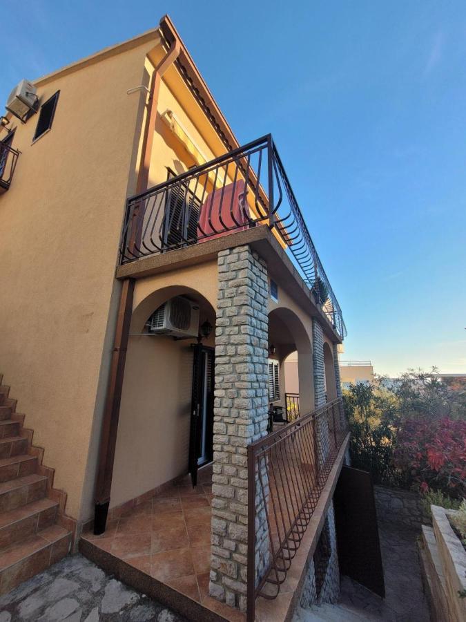 Apartmaniinprimosten Exterior photo
